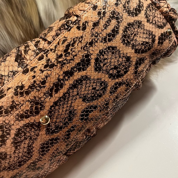 ๐ Gucci PYTHON ๐ EUC pink/tan/brown large bag with silver hardware. STUNNING. - Picture 4 of 16